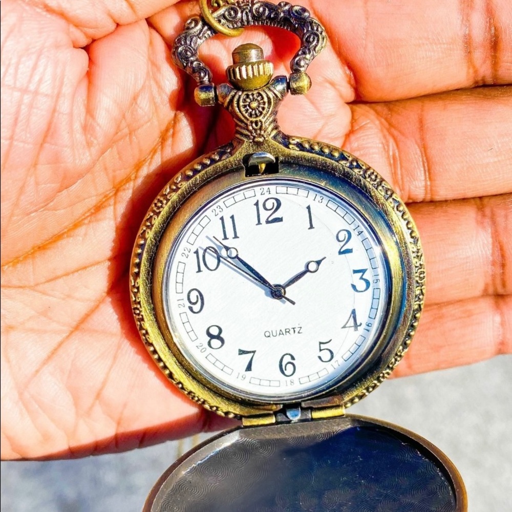 Antique Brass Eiffel Tower Clock Necklace Locket - Picture 7 of 12